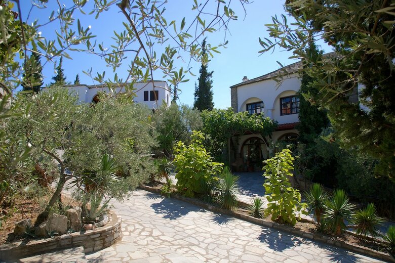 Hotel Geranion Village