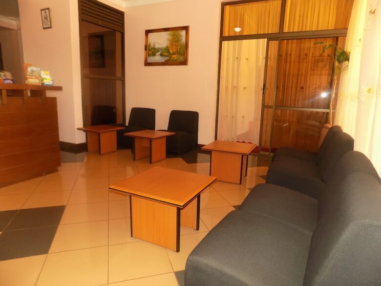 Hotel Entebbe Travelle'rs Inn