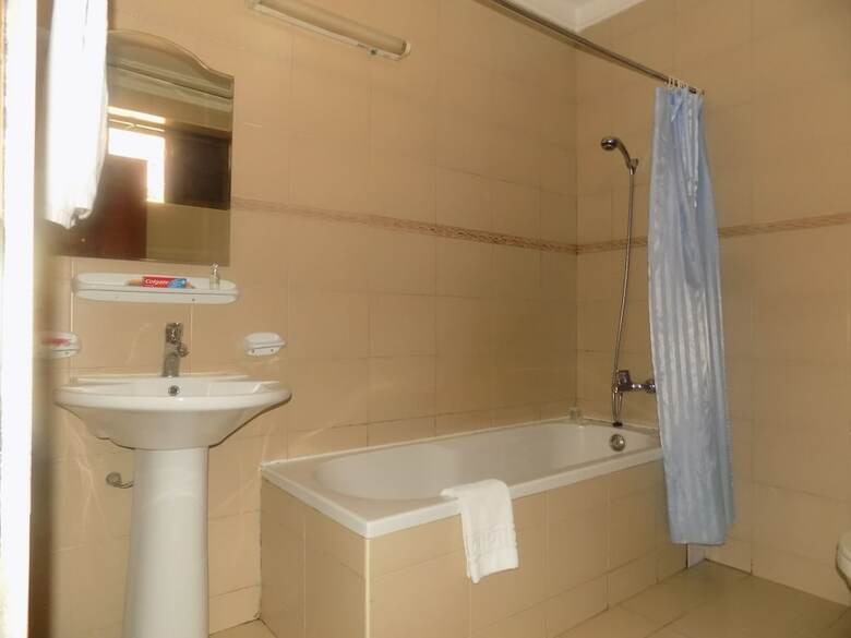 Hotel Entebbe Travelle'rs Inn