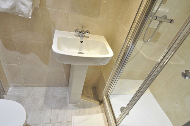 Kempsford House Apartments