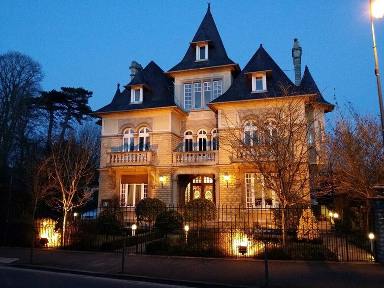Hotel Castel Bayeux Guesthouse