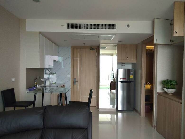 The Riviera Wongamat Hong Apartment