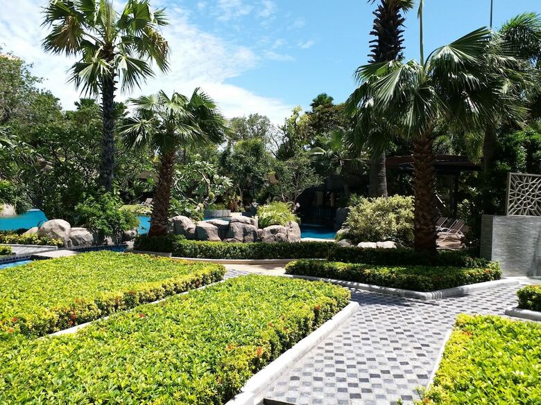 The Riviera Wongamat Hong Apartment