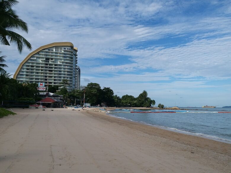 The Riviera Wongamat Hong Apartment