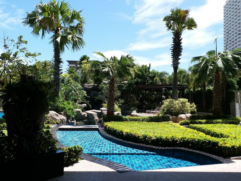 The Riviera Wongamat Hong Apartment