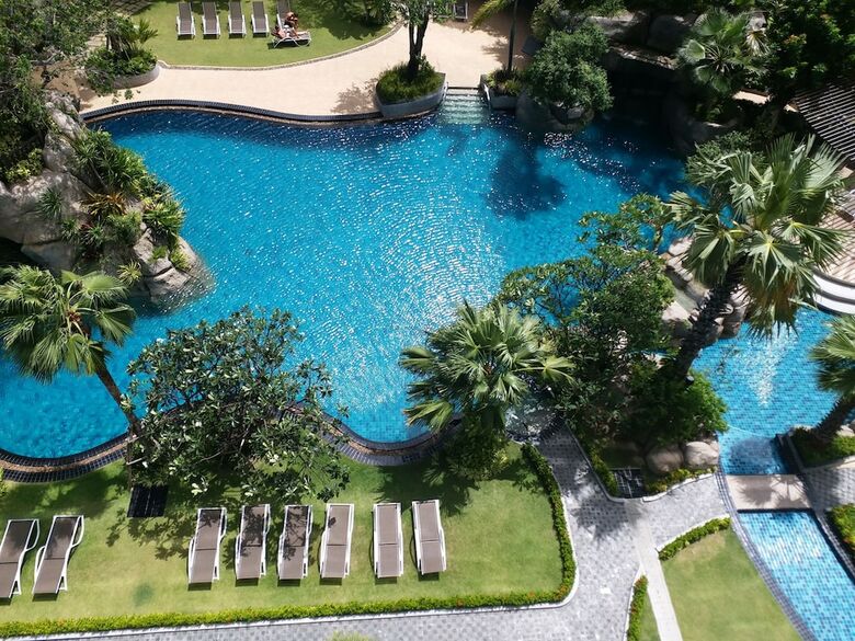 The Riviera Wongamat Hong Apartment