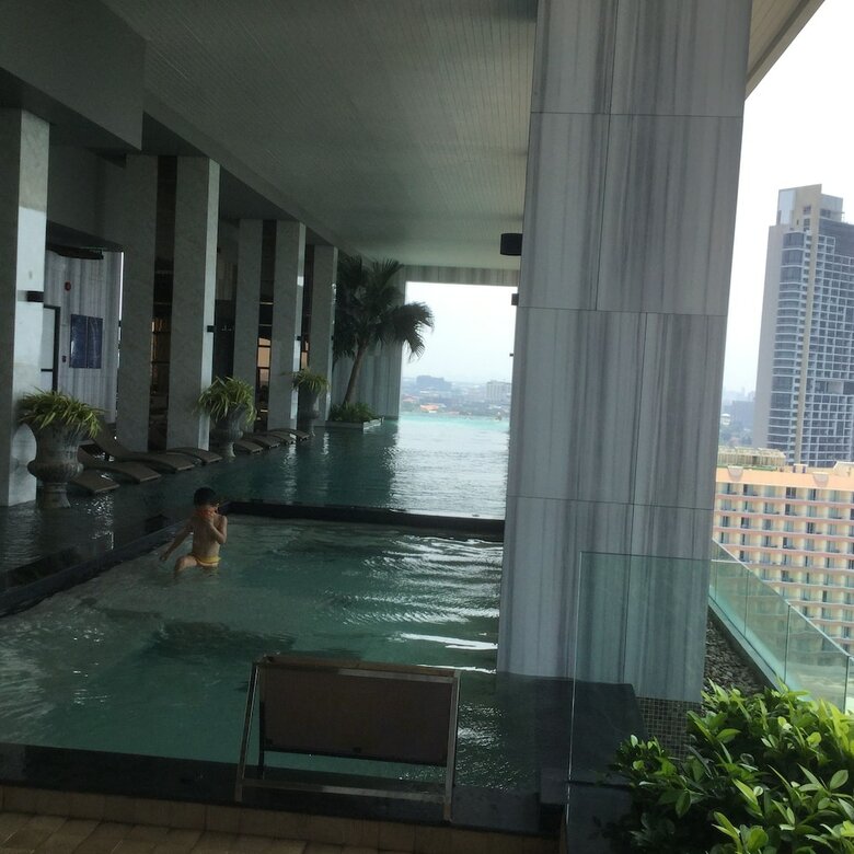 The Riviera Wongamat Hong Apartment
