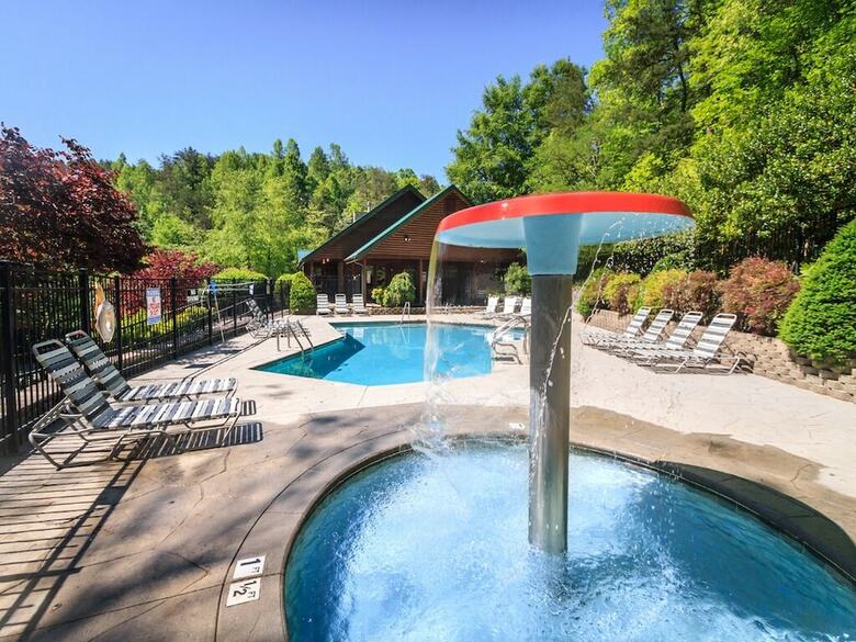 Cabana Bear Slide 4 Bedroom Home With Mountain View