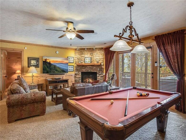 Cabana Bear Slide 4 Bedroom Home With Mountain View