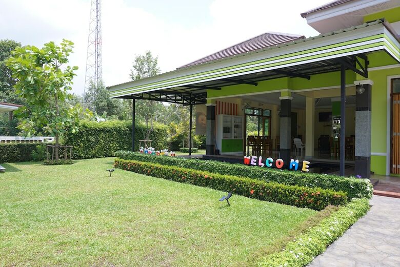 Hotel Aranya Resort