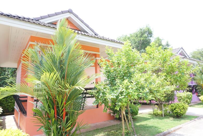 Hotel Aranya Resort