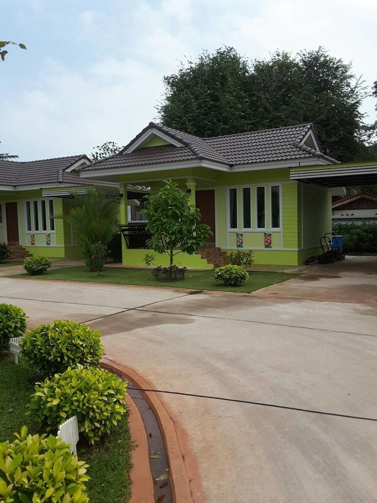 Hotel Aranya Resort