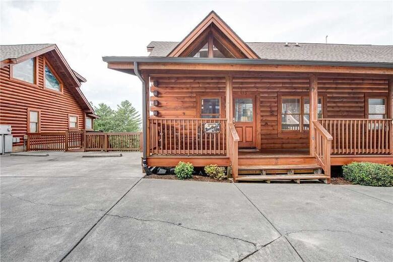 Cabana Bear Hyde 3 Bedroom Home With Hot Tub