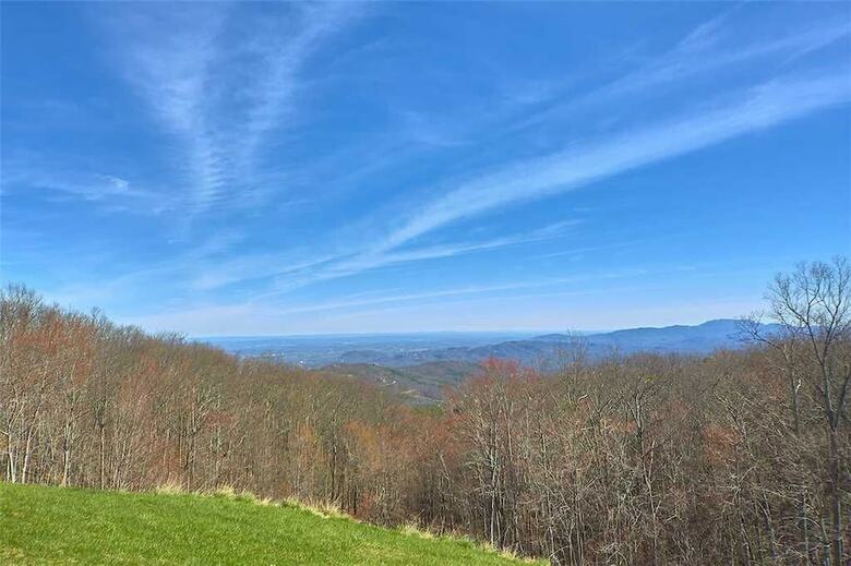 High Chalet 2 Bedroom Home
