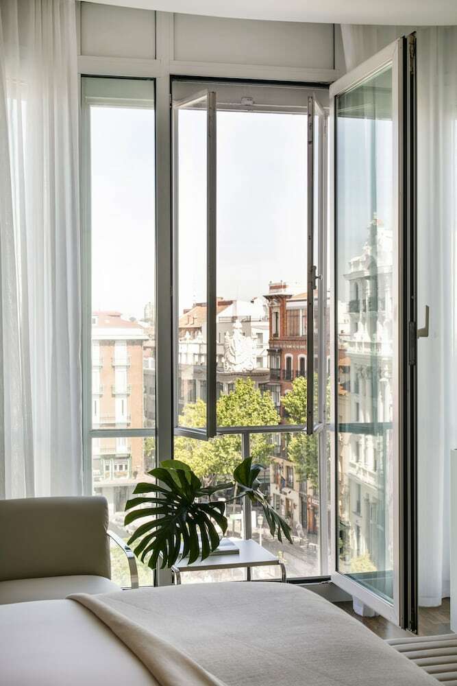 Hotel Me Madrid By Melia