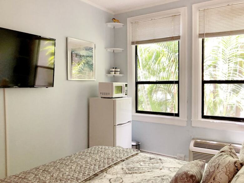 Aparthotel Designer Decorated Palm Beach Hotel New