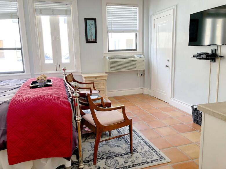 Aparthotel Designer Decorated Palm Beach Hotel New