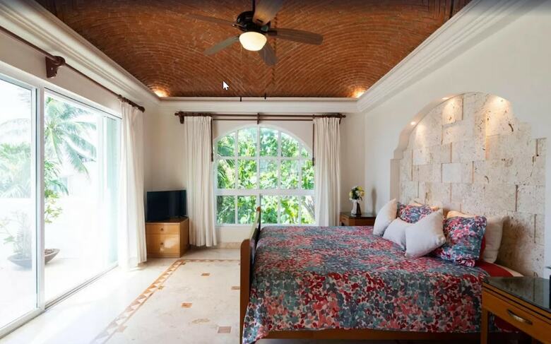 Beachfront Homes By Playa Paradise