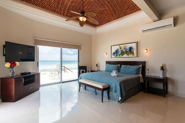 Beachfront Homes By Playa Paradise