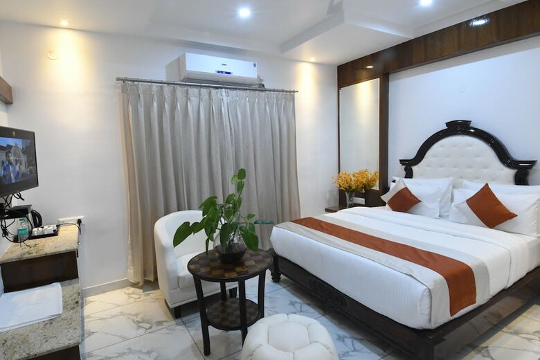 Hotel Loksagar