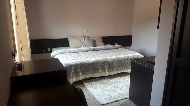 First Choice Hotel