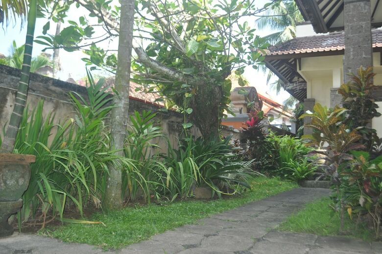 Dewi Sinta Hotel And Restaurant