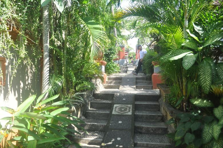Dewi Sinta Hotel And Restaurant