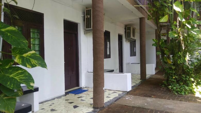 Hostal D&j Stamford Hotel