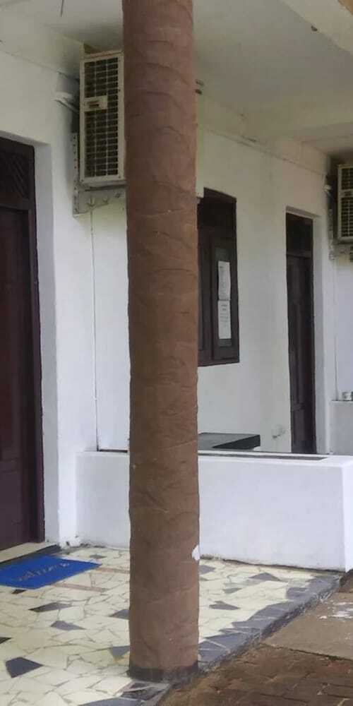 Hostal D&j Stamford Hotel