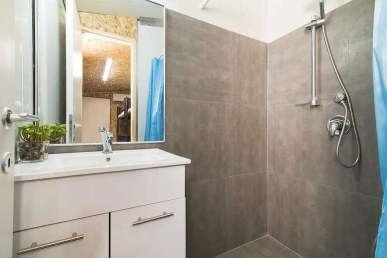 Hostal Sapir Hostel - Adults Only