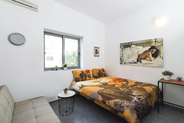 Hostal Sapir Hostel - Adults Only