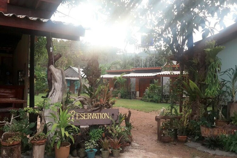 Hotel Unseen Bungalows