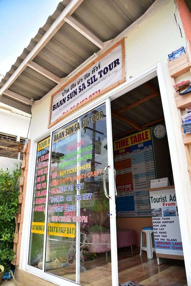 Best Friends Hotel & Hostel