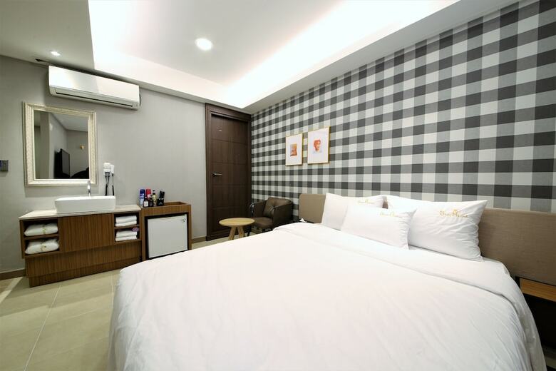 Star Hotel