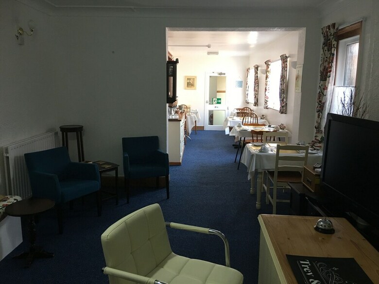 Bed & Breakfast Whiteways Hotel