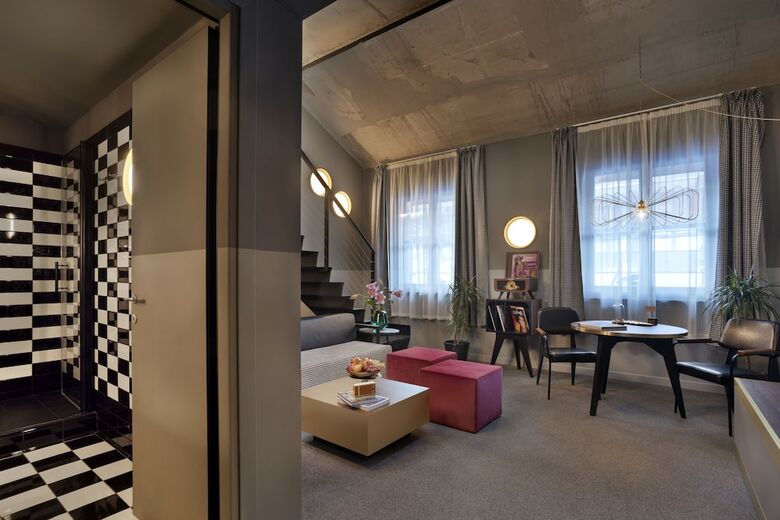 Bed & Breakfast Stories Hotel