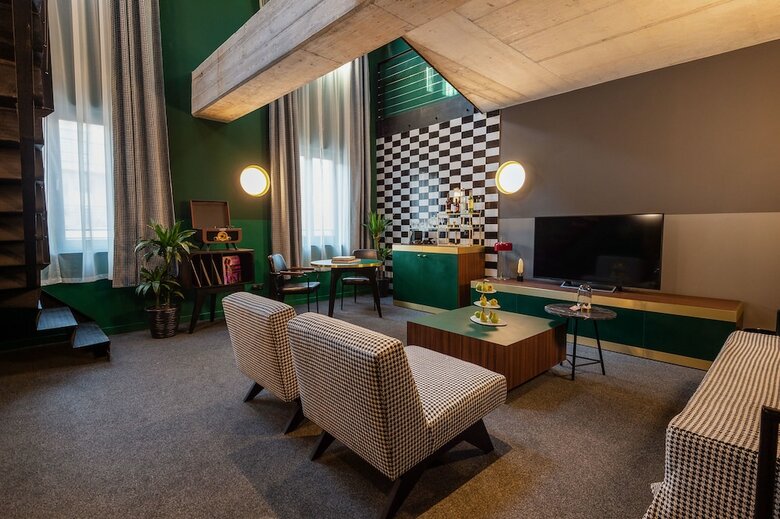 Bed & Breakfast Stories Hotel