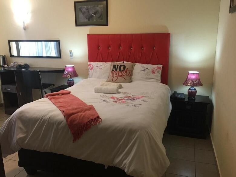Pale Bohemia Bed And Breakfast