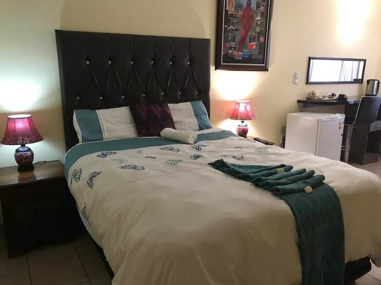 Pale Bohemia Bed And Breakfast