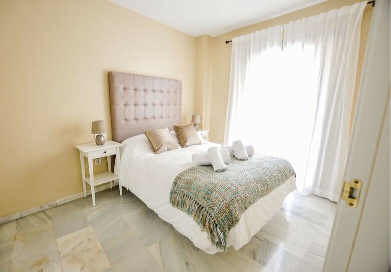 Renthas Plaza Flores Apartment
