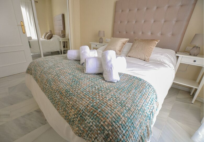 Renthas Plaza Flores Apartment