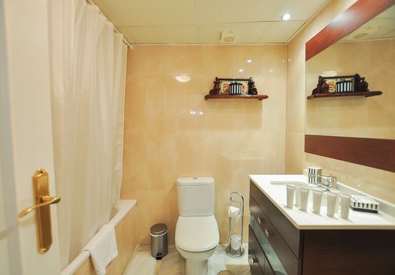 Renthas Plaza Flores Apartment