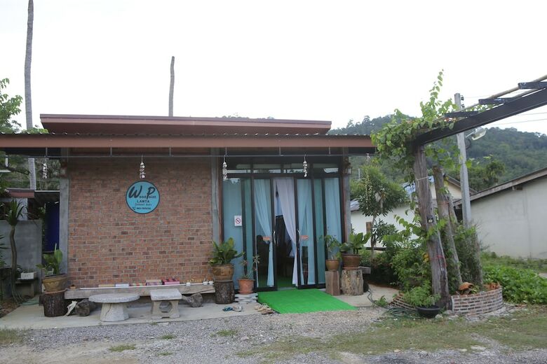 Hotel Woodpoint T&b House