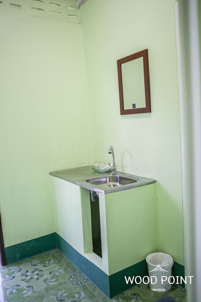 Hotel Woodpoint T&b House