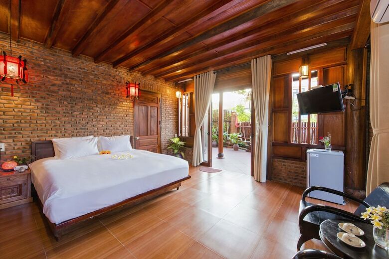 Bed & Breakfast Wooden Lodge Homestay