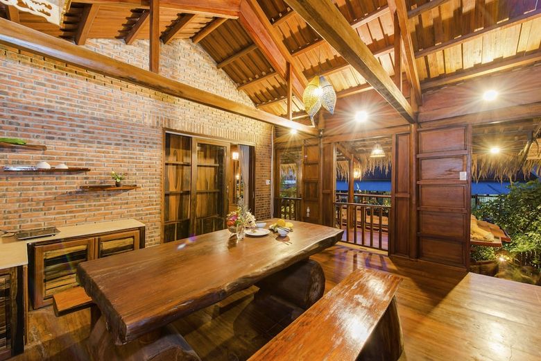 Bed & Breakfast Wooden Lodge Homestay