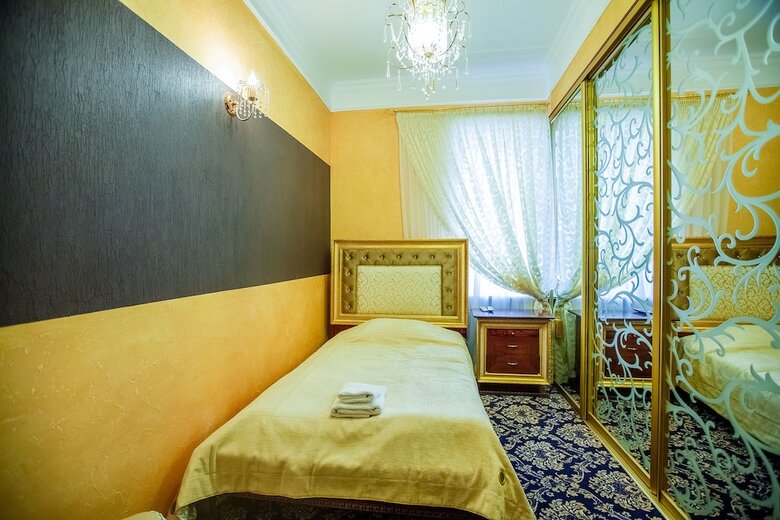 Hotel Dombay Palace