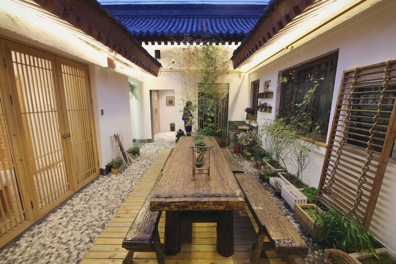 Hostal Simple Palace