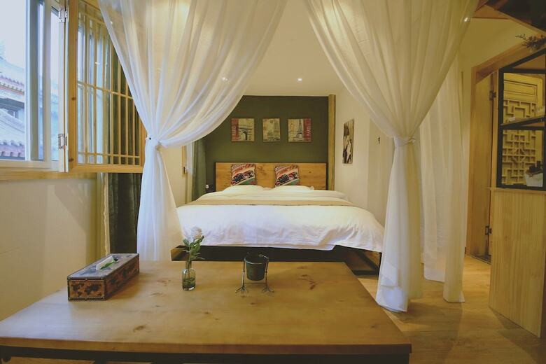 Hostal Simple Palace