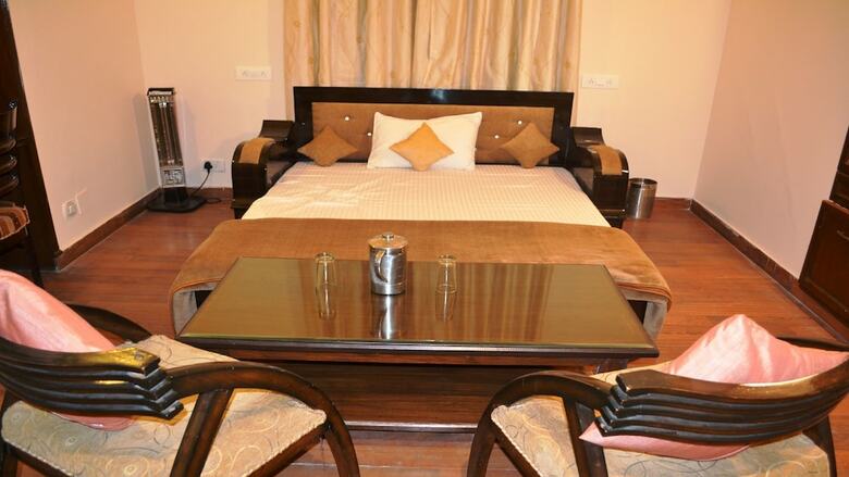 Hotel Majestic Oak Bush